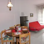 Homely Flat With Balcony And Swimming Pool Lejlighed
