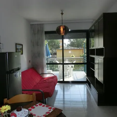 Daire Homely Flat With Balcony And Swimming Pool *