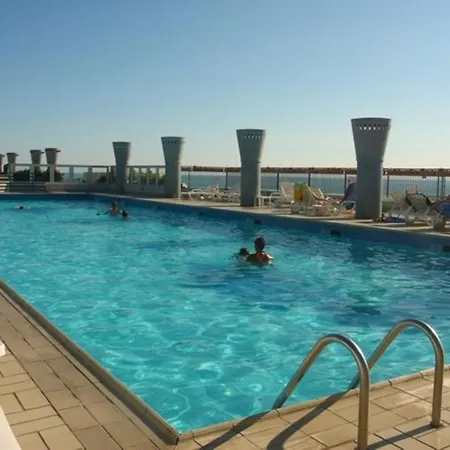 Daire Homely Flat With Balcony And Swimming Pool Bibione