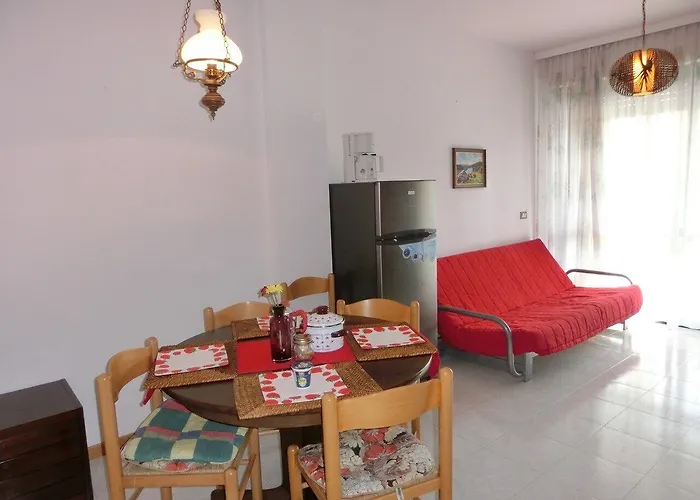 Homely Flat With Balcony And Swimming Pool Apartman