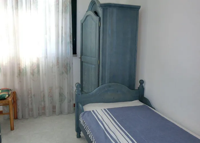 Homely Flat With Balcony And Swimming Pool Apartman *