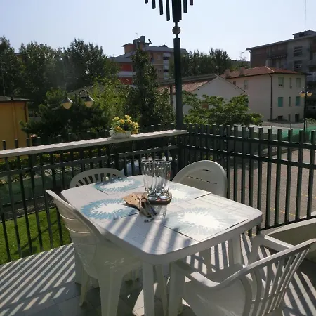 Lejlighed Homely Flat With Balcony And Swimming Pool