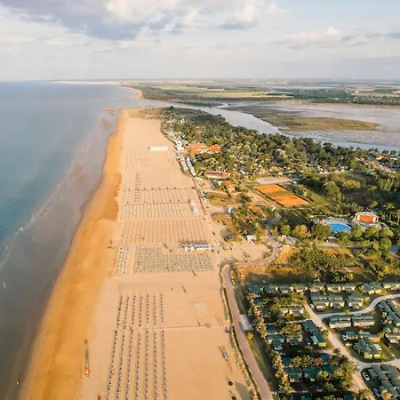 Homely Flat With Balcony And Swimming Pool Lejlighed Bibione