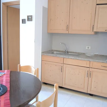 Homely Flat With Balcony And Swimming Pool Apartment *