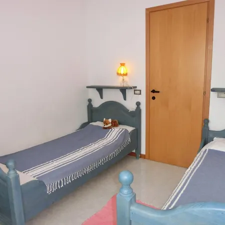 Lejlighed Homely Flat With Balcony And Swimming Pool