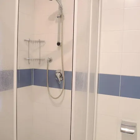 Lejlighed Homely Flat With Balcony And Swimming Pool *