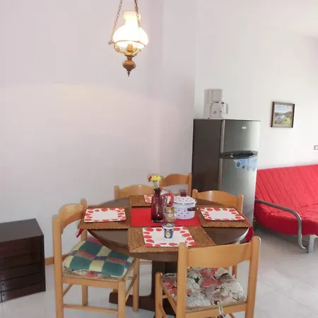 Homely Flat With Balcony And Swimming Pool Lejlighed *