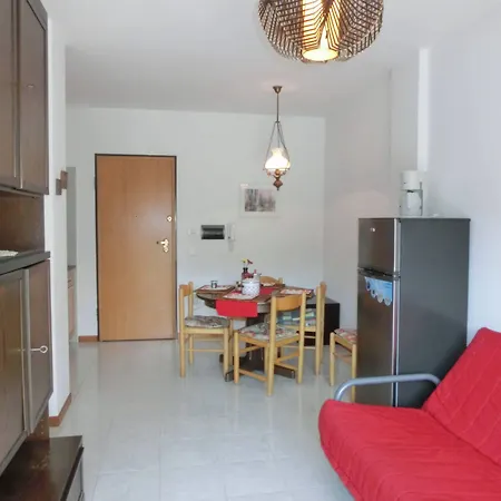 Homely Flat With Balcony And Swimming Pool Bibione
