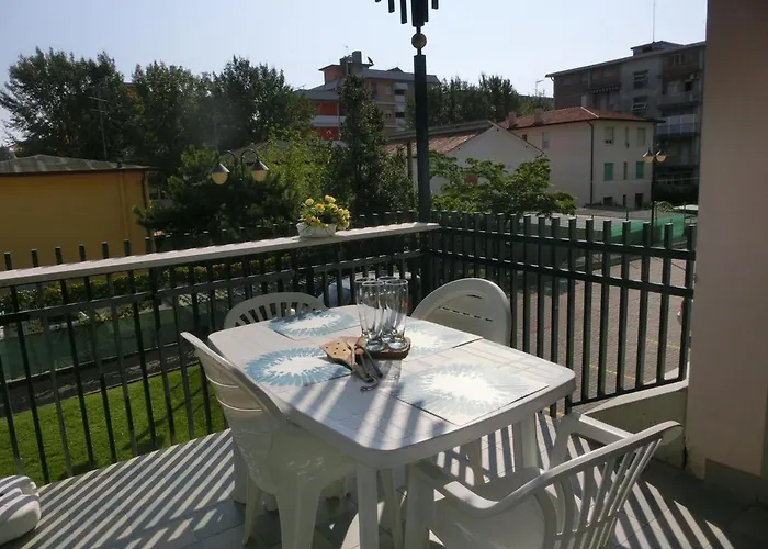 Apartment Homely Flat With Balcony And Swimming Pool