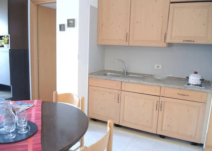 Homely Flat With Balcony And Swimming Pool Apartment *